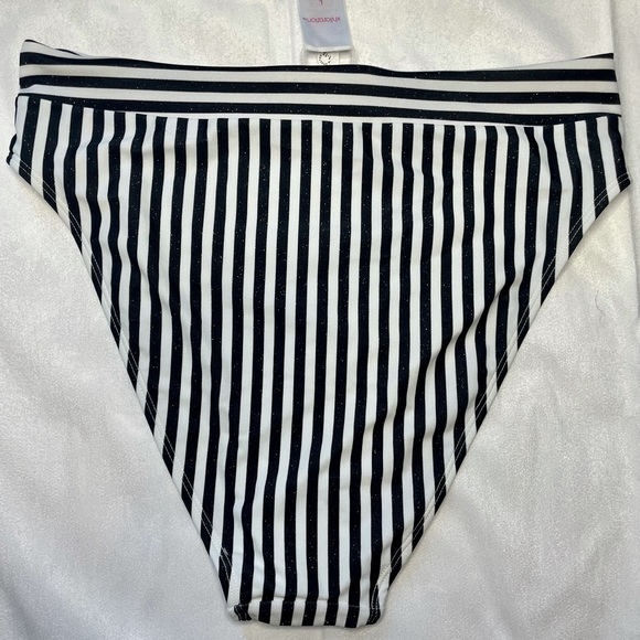 Xhileration two piece bathing suit - Picture 4 of 9